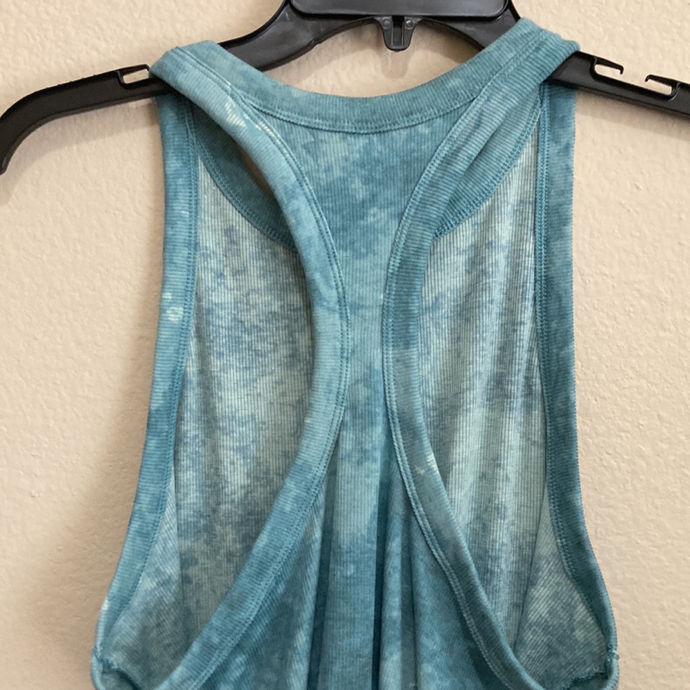 Old Navy workout go-dry racerback tie dye blue tank top size M - Picture 5 of 6